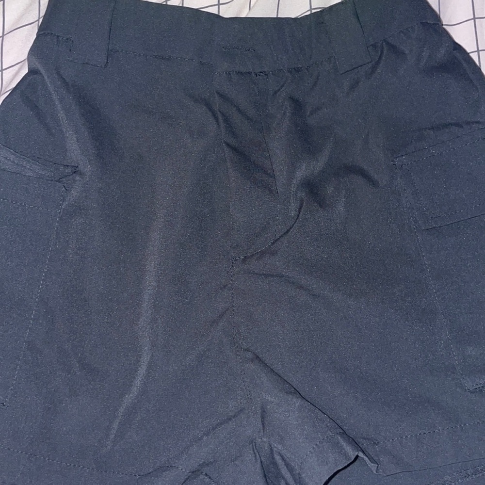 Size xs black cargo shorts never worn